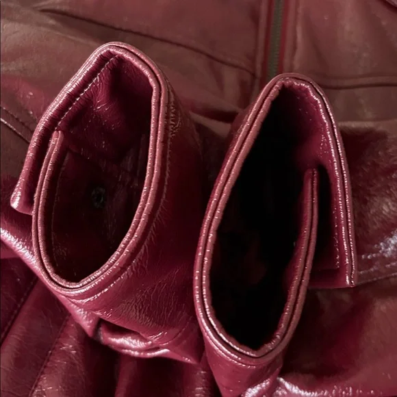 Scoop Women's Crinkle Faux Patent Leather Cropped Bomber Jacket - Picture 12 of 14